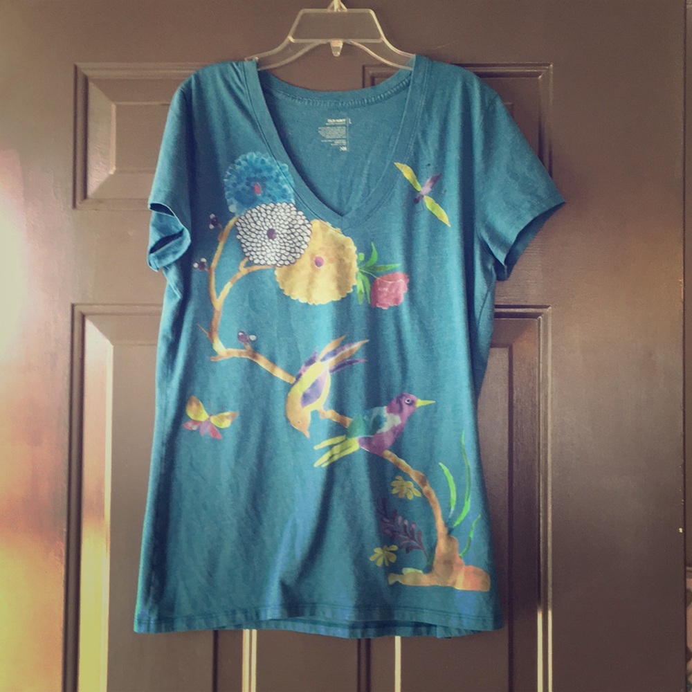 Old navy tee